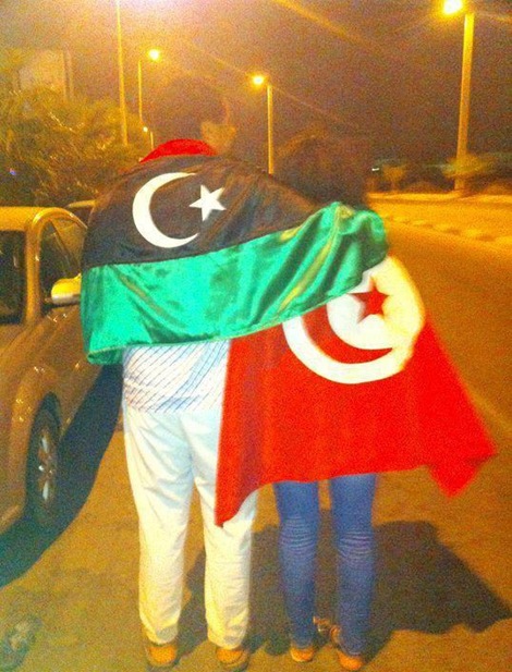 Tunísia acompanha Líbia