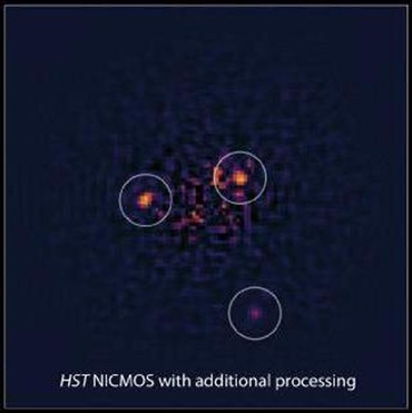 os três planetas revelados orbitando a HR 8799