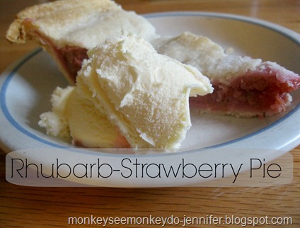 rhubarb pie with ice cream