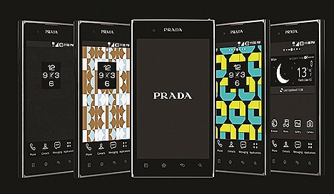 PRADA Phone LG  3.0 Singatel M1 Starhub  LG Live Marina Bay Sands bluetooth ear piece camera 8 megapixels android