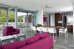 Casa torcida /arquitectos spg decoracion-en-salon-y-cocina-integrada