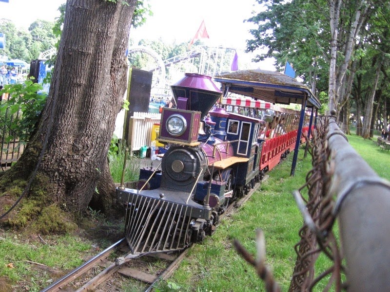 [IMG_2159-Oaks-Park-Miniature-Train-R.jpg]