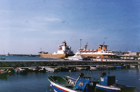Imbarcarea spre Albania: Port Bari