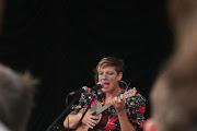 tUnE-yArDs
