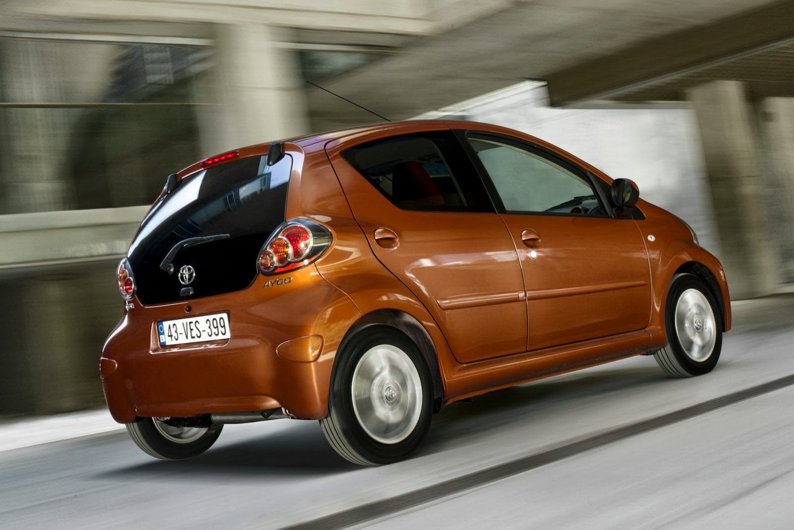 [2012-Toyota-Aygo-5%255B2%255D.jpg]