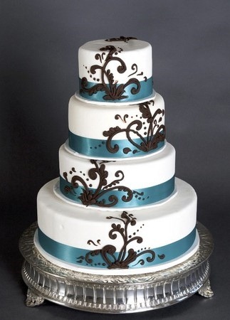 [brown-blue-round-layered-wedding-cake%255B2%255D.jpg]