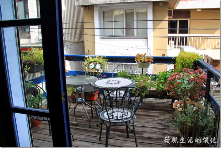台南-帕里諾咖啡。二樓的小花園陽台。