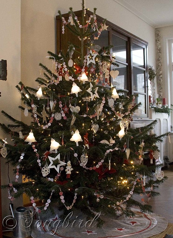 [Songbird-Christmas-Tree-8.jpg]