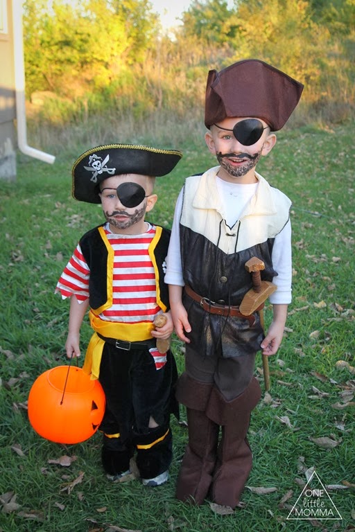 [pirate-costumes2%255B5%255D.jpg]
