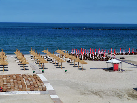 Litoral Romania: . plaja Mamaia