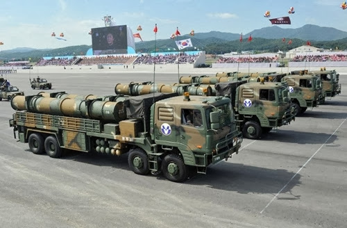 В Южной Кореи прошел масштабный военный парад