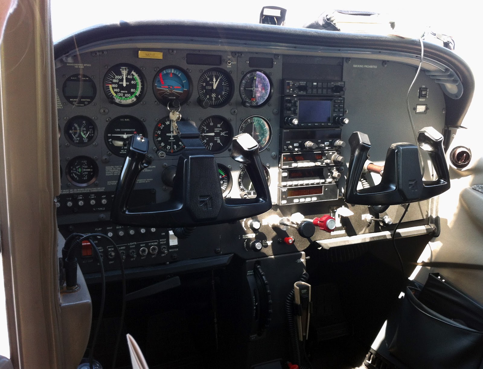 [150-Cessna-Cockpit-Sheva-Apelbaum.jpg]