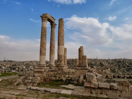Obiective turistice Amman: Templul lui Hercule de la citadela