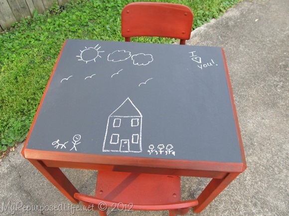Kids-Chalkboard-table-chairs (6)