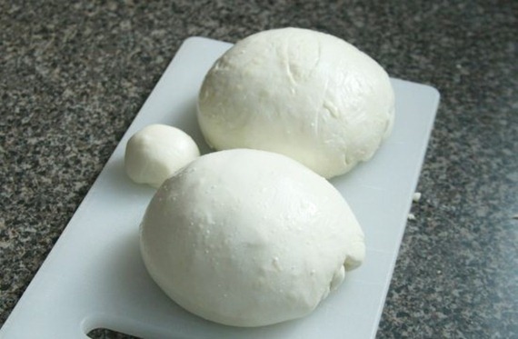 make-your-own-mozzarella-finished-balls-large-photo