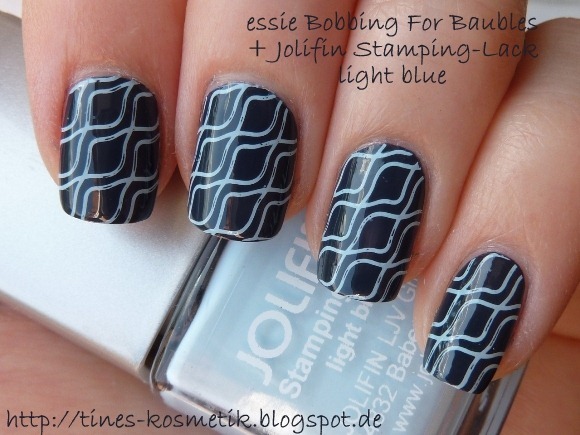 essie Bobbing For Baubles Jolifin light blue 1