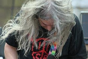 J Mascis