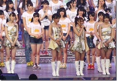 akb12032605090006-p11