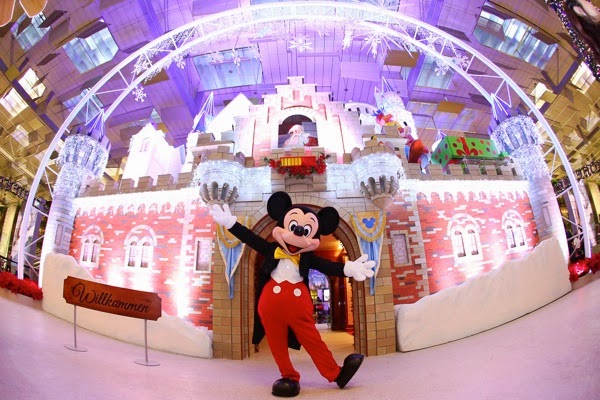 Changi Airport celebrates Christmas this year with the company of Mickey Mouse and Friends