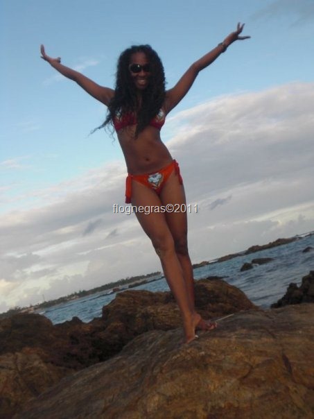 [bela%2520negra%2520%25283%2529%255B6%255D.jpg]