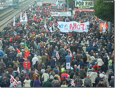 foto manif.15 Dez.Milhares pedem que presidente cumpra a Constituio.Dez 2012