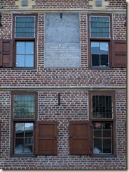 Munsterbilzen, Perronstraat: voormalig gemeentehuis van Munsterbilzen.  Zie https://inventaris.onroerenderfgoed.be/dibe/relict/735