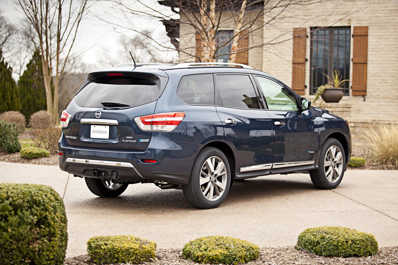 [2014-Nissan-Pathfinder-Hybrid-5%255B2%255D.jpg]
