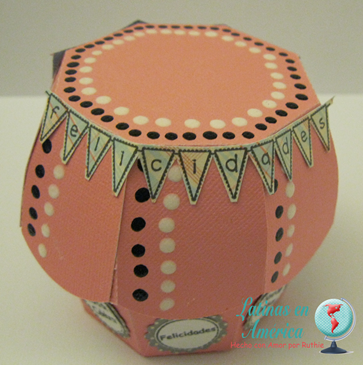 Blog Hop 2o Aniversario Latinas en America - Ruthie Lopez - Dilo en Español - Cupcake box