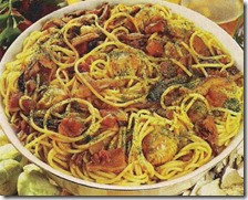 Spaghetti con sugo di cavolini e funghi