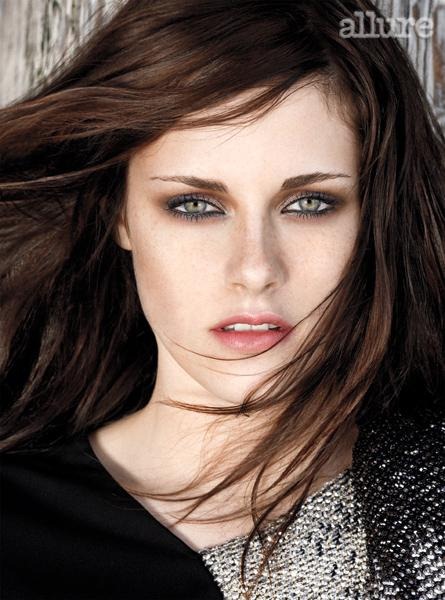 [Kristen%2520Stewarts%2520-%2520Capa%2520Faixa%2520360%2520%25283%2529%255B4%255D.jpg]
