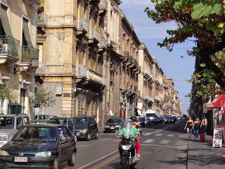 09. Strazile din Catania.JPG