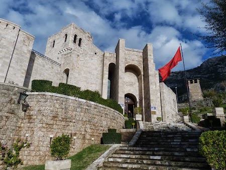 Obiective turistice Albania: Muzeul Skanderbeg