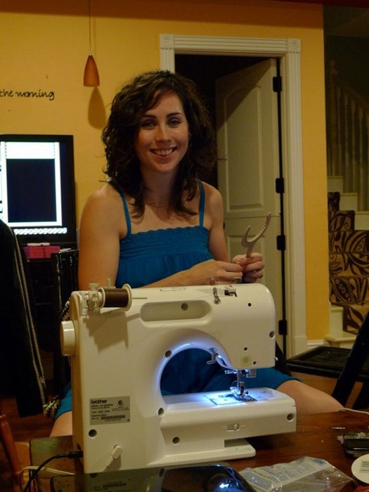 [sewing%2520while%2520in%2520labor%255B8%255D.jpg]