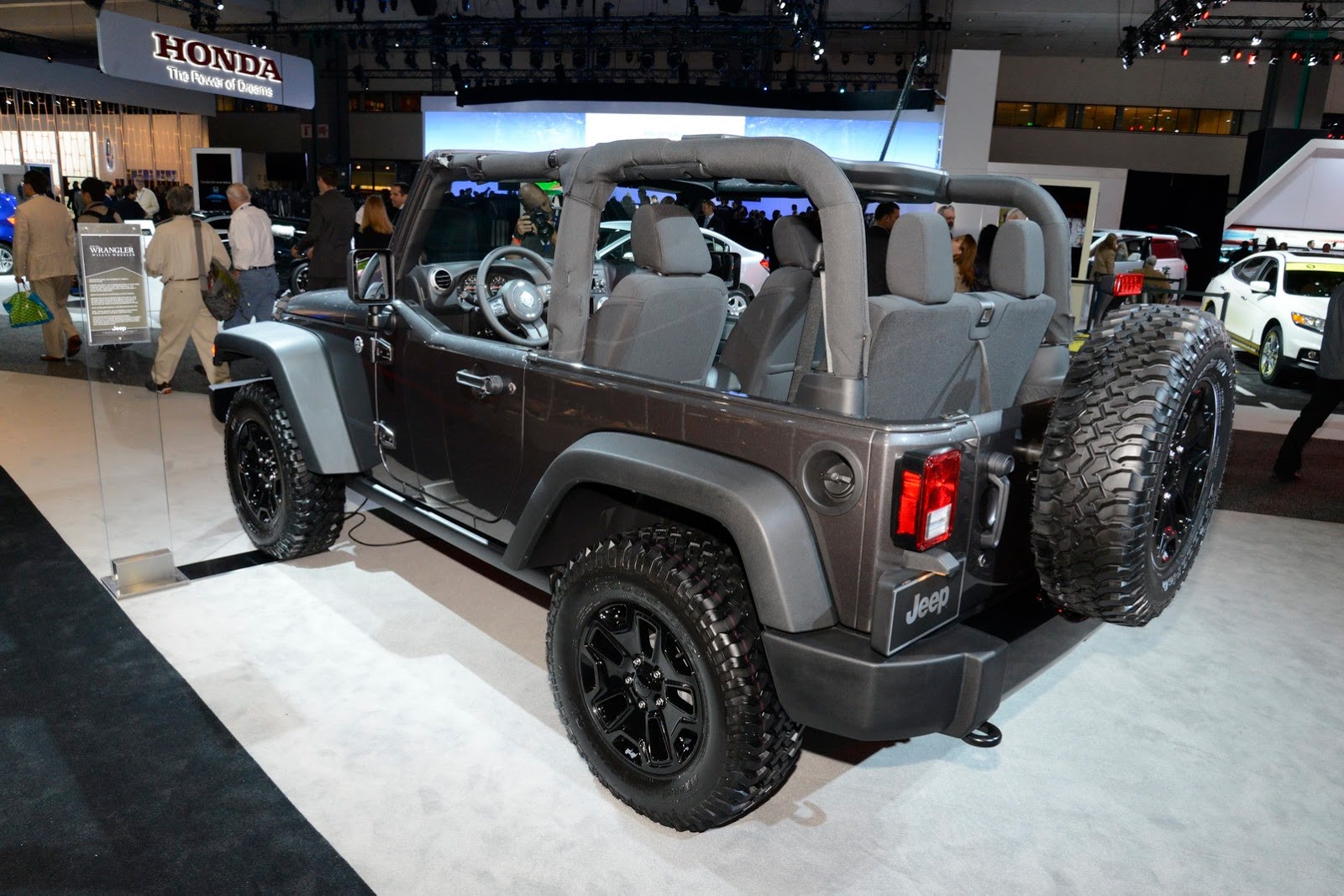 [2013-Los-Angeles-Auto-Show-153%255B2%255D.jpg]