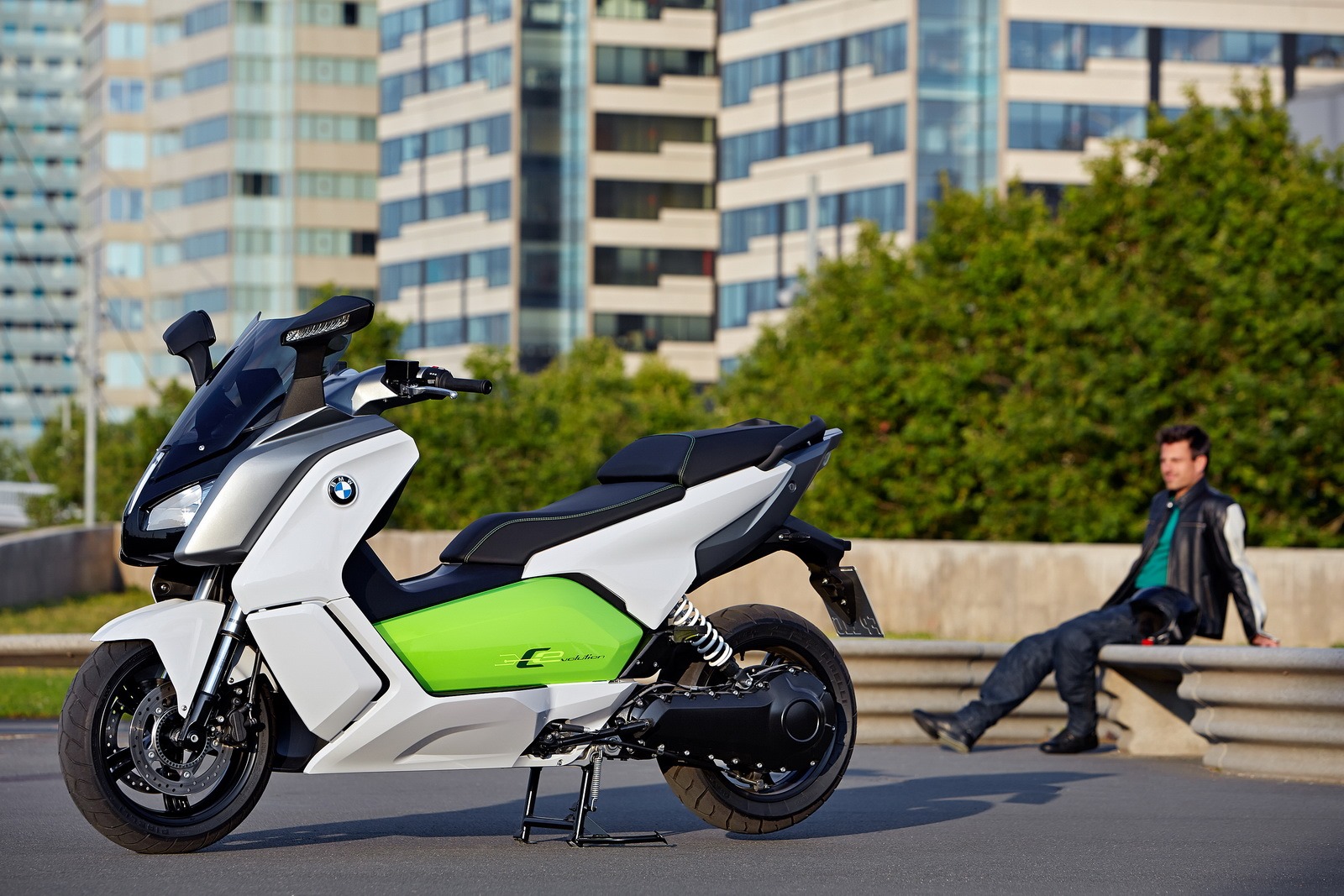 [BMW-Electric-Scooter-38%255B2%255D.jpg]