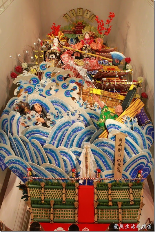 日本-祇園-櫛田神社-一般的山笠在祭典後都會被解體，只有櫛田神社的山笠例外，會一直放在神社中展示到隔年6月，很多人來到櫛田神社主要就是為了欣賞巨大的裝飾山笠。