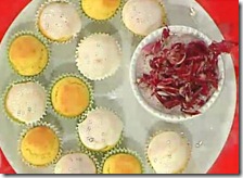 Cupcake al provolone con salsa al radicchio