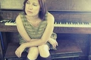 Iris Dement
