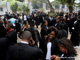  – Des magistrats devant la primature, lors d’une marche de protestation contre leurs conditions de travail, mardi 30/08/2011 à Kinshasa. Radio Okapi/ Ph. John Bompengo