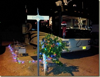 Foretravel Christmas decorations Apache Junction (2)