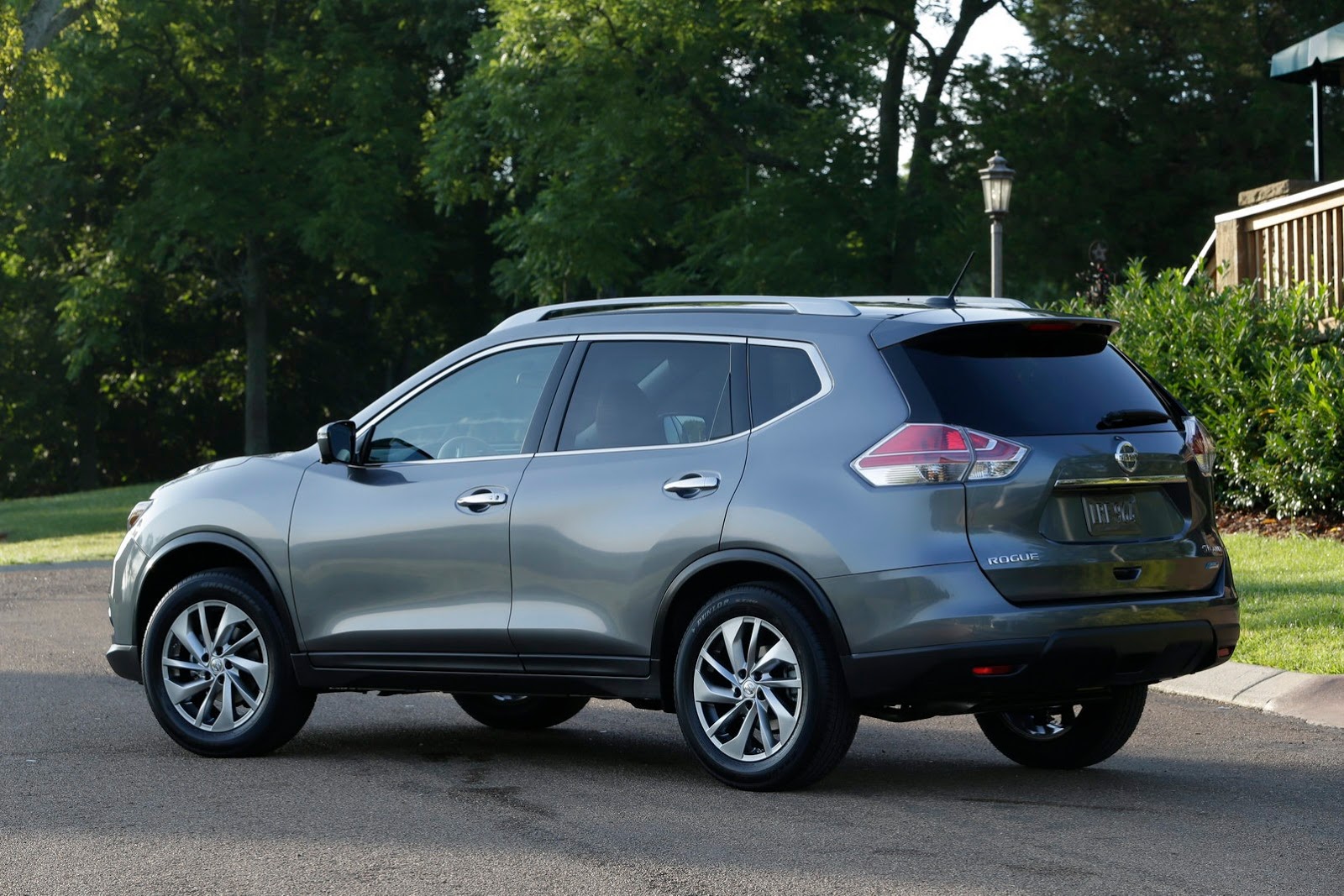 [2014-Nissan-Rogue-CUV-26%255B2%255D.jpg]