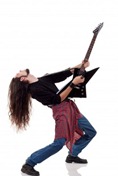 guitarrista de heavy metal tocando uma guitarra [rock'n roll, música] (Viorel Sima em 123RF.com)