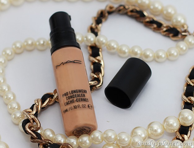 [MAC%2520Pro%2520Longwear%2520Concealer%2520review%25206%255B3%255D.jpg.webp]