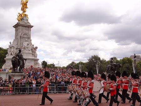 17. Buckingham Palace (2).JPG