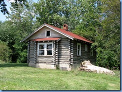 4189 Indiana - Benton, IN - Lincoln Highway (US-33) - remnants of Benton's Log Cabin Camp