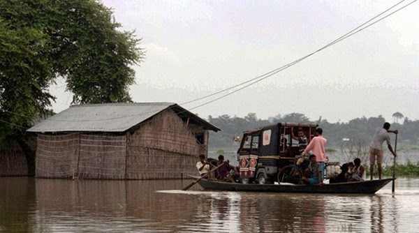 india_floods_20140818_01