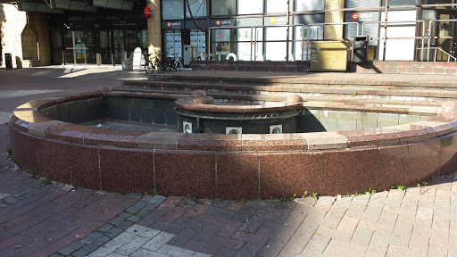 Waterless Fountain