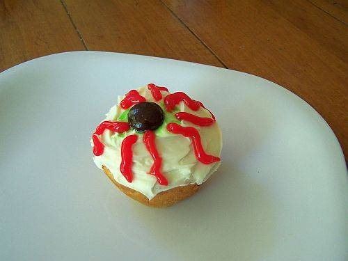eyeball-cupcakes