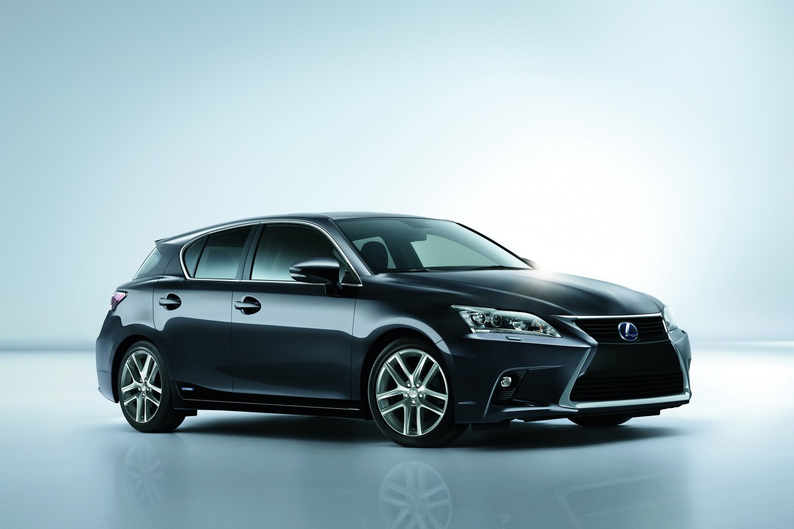 [Lexus-CT200h-7%255B5%255D.jpg]