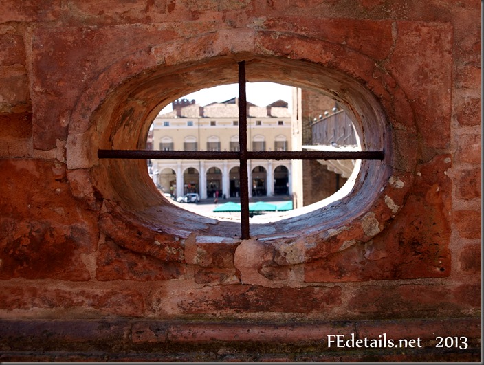 Visuali dal Giardino degli Aranci del Castello Estense, Ferrara - Visuals from the Orange Garden of the Estense Castle,Ferrara, Italy, Photo3